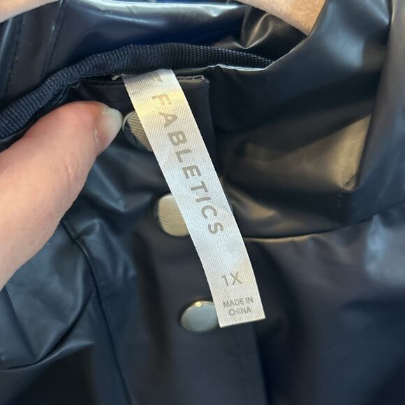 Fabletics Kenna Deep Navy Convertible Jacket Water Resistant Hood Pockets Sz 1X - Picture 7 of 11